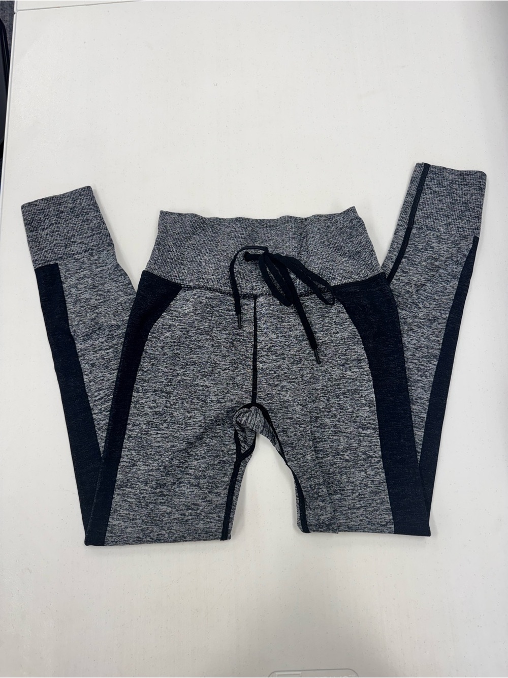 PINK Active Leggings Size Small